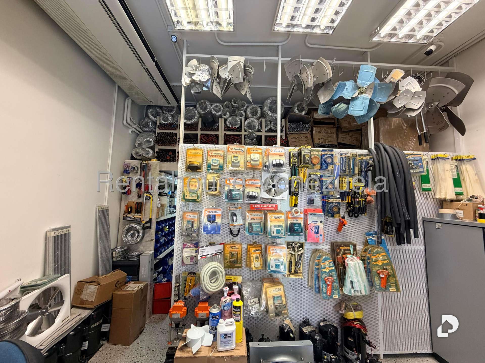 Local comercial en Los Palos Grandes, Caracas – 4