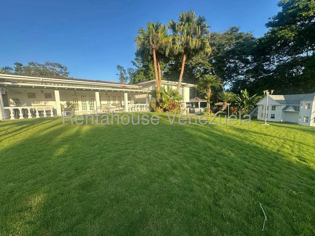 Casa en La Lagunita Country Club, Caracas - 1