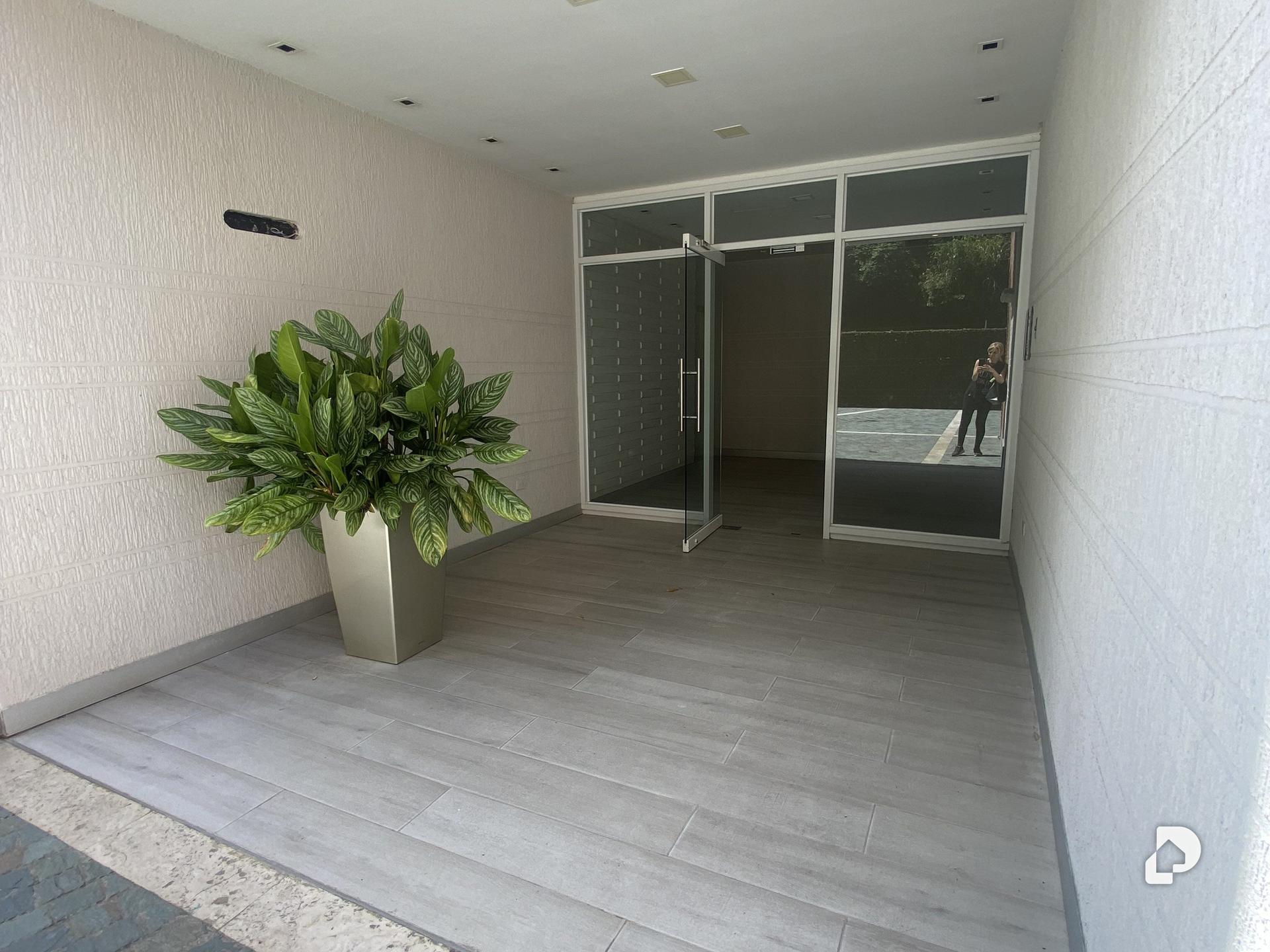 Apartment in La Boyera, Caracas – 4
