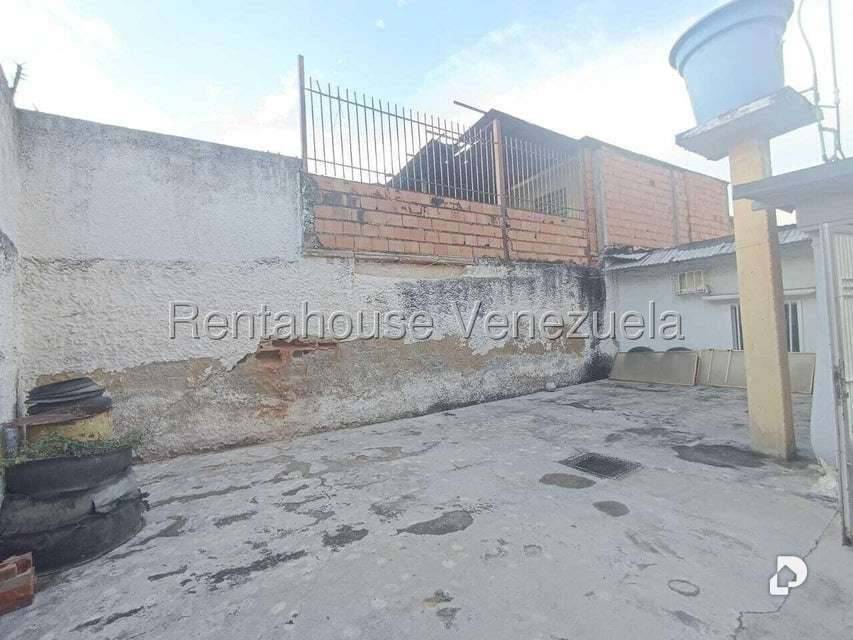House in La Coromoto, Maracay – 11