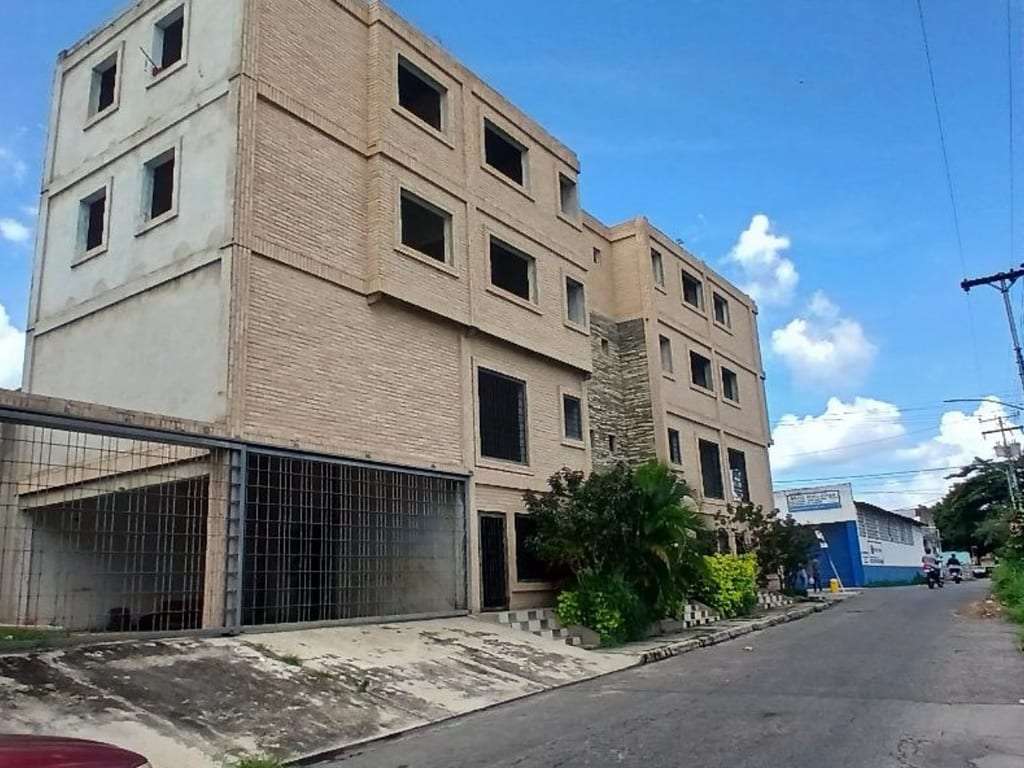 Edificio en Barrio Santa Rosa, Maracay