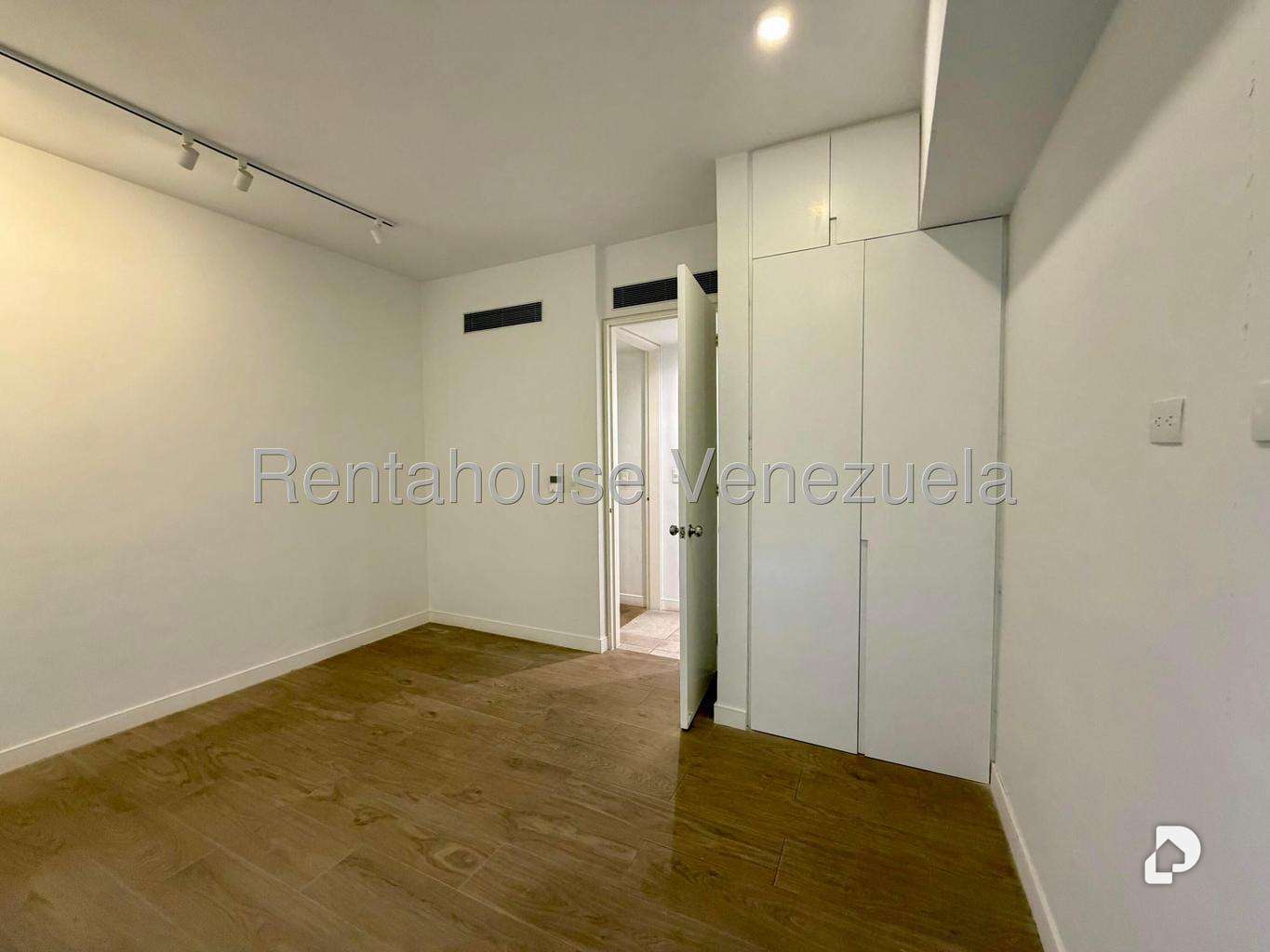 Apartamento en Los Naranjos de las Mercedes, Caracas – 17