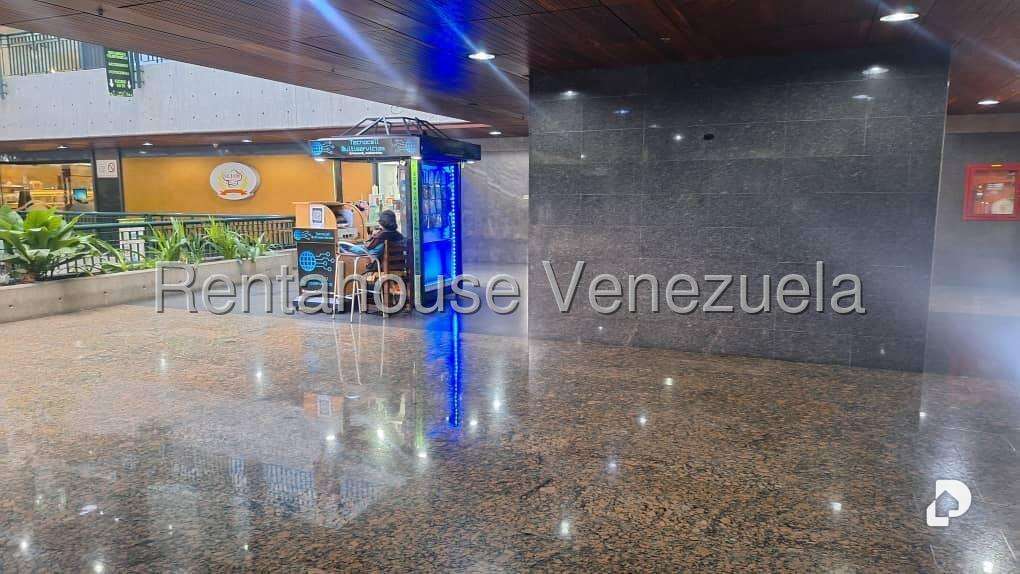 Local comercial en Lomas de La Lagunita, Caracas – 12