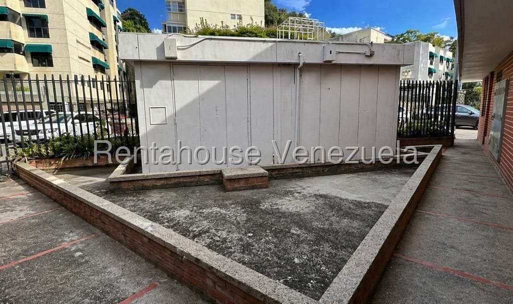 Local comercial en Cumbres de Curumo, Caracas
