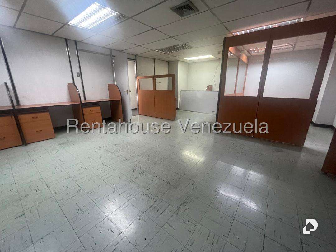 Oficina en El Rosal, Caracas – 11