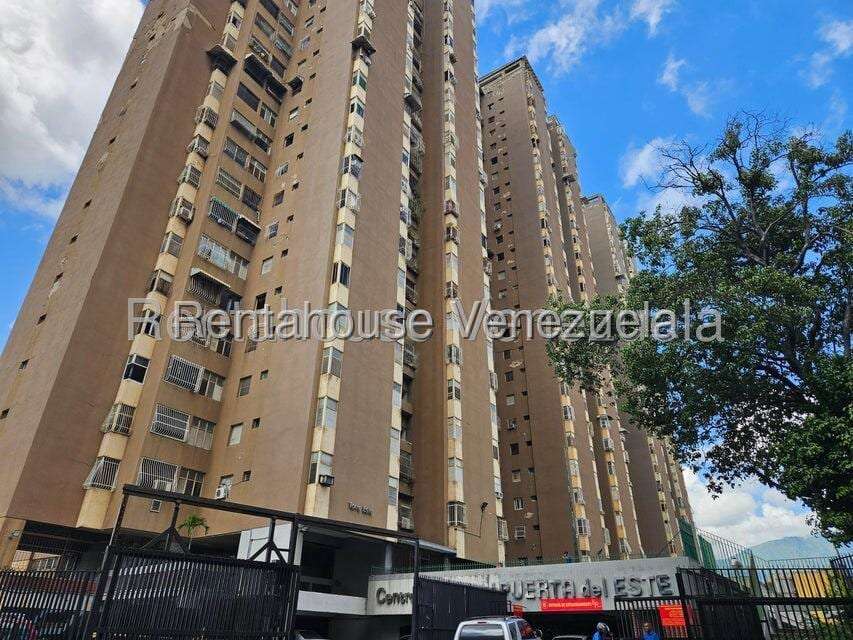 Apartment in La California Norte, Caracas - 1
