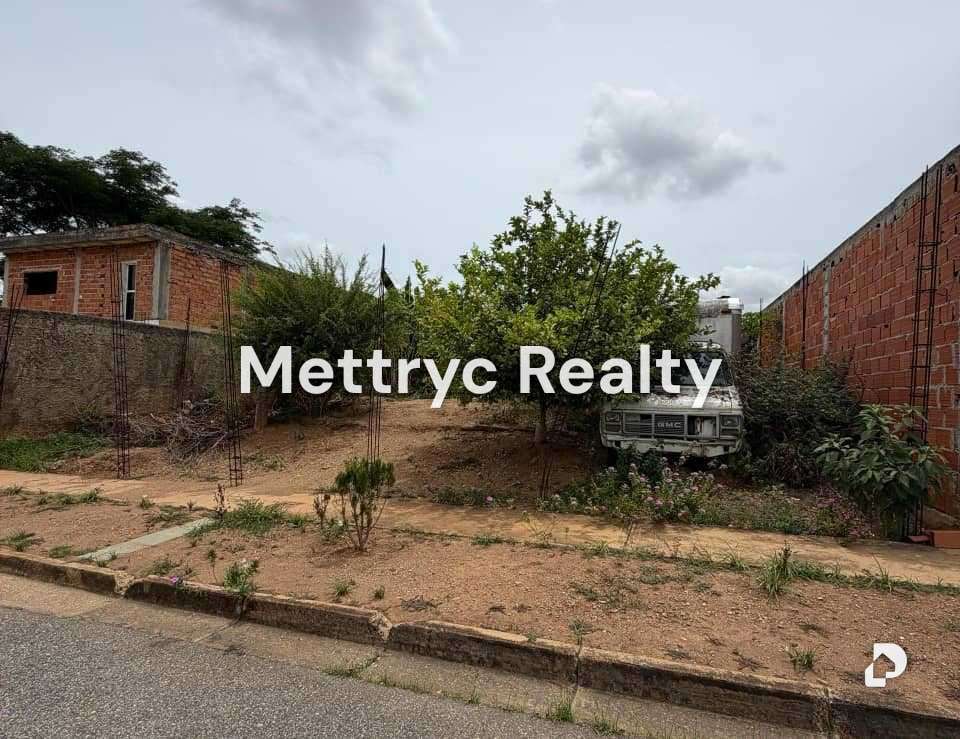 Terreno en Ciudad Jardin Mañongo, Valencia – 2