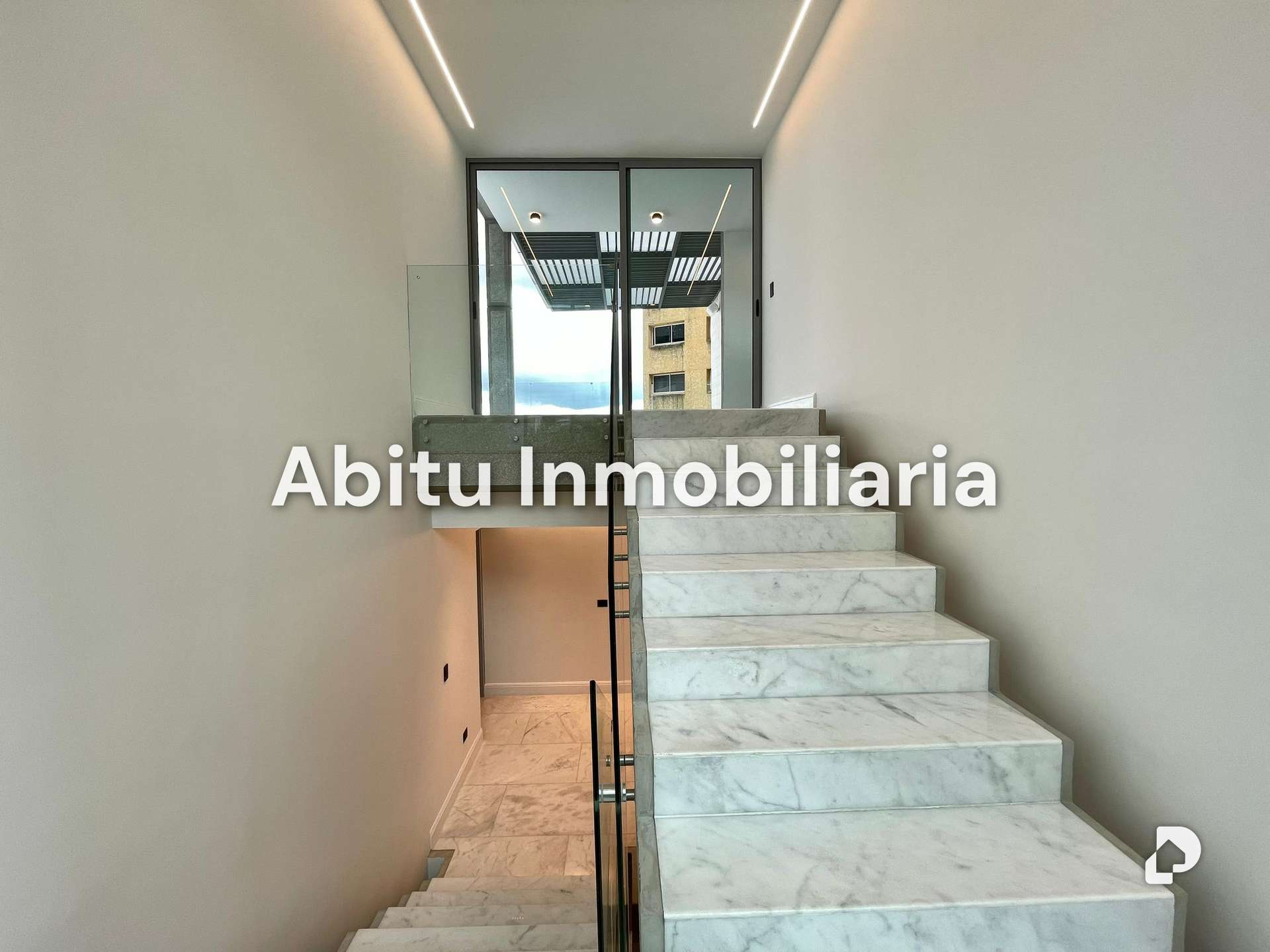 House in Altamira, Caracas – 9