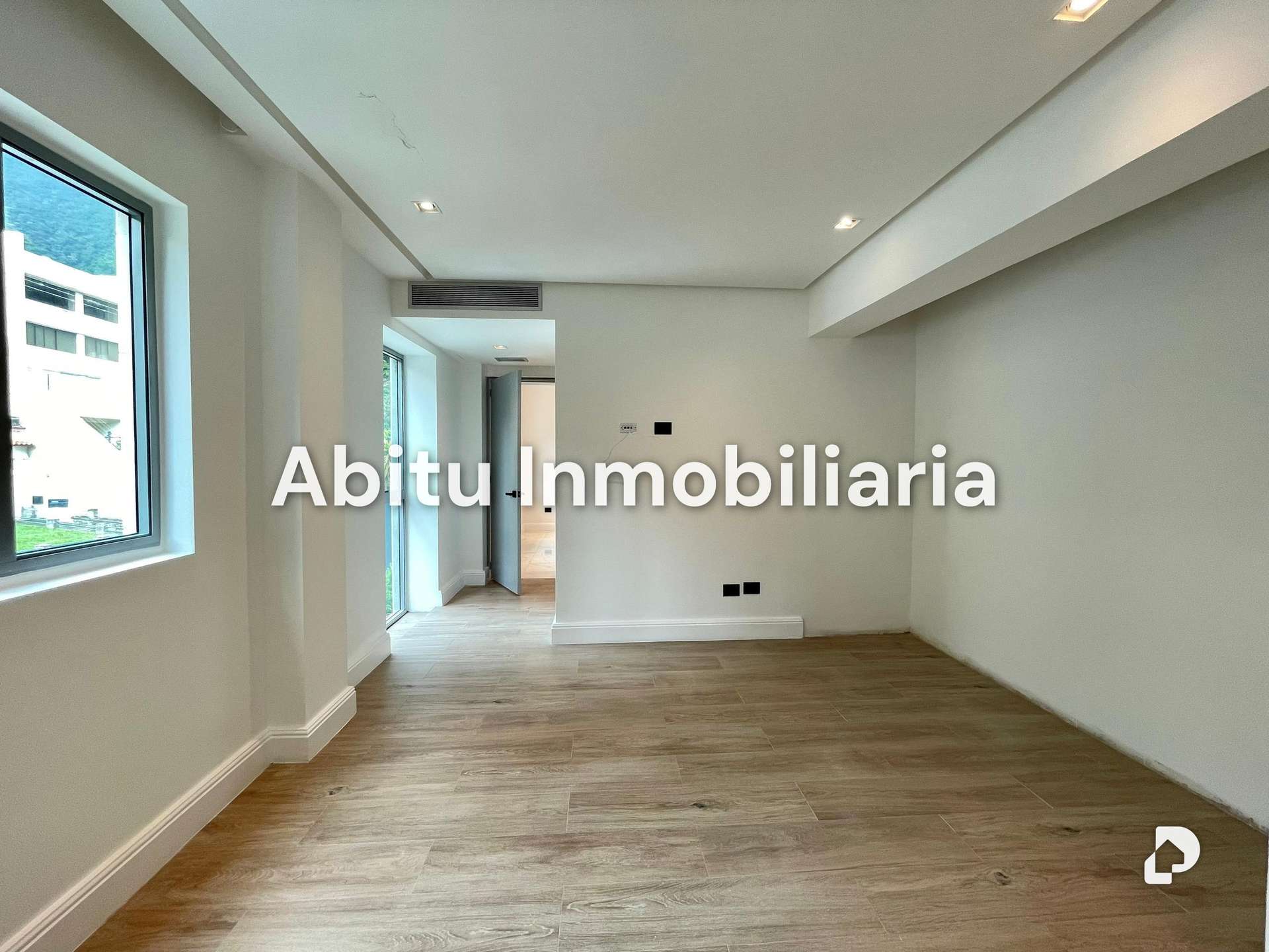 House in Altamira, Caracas – 13