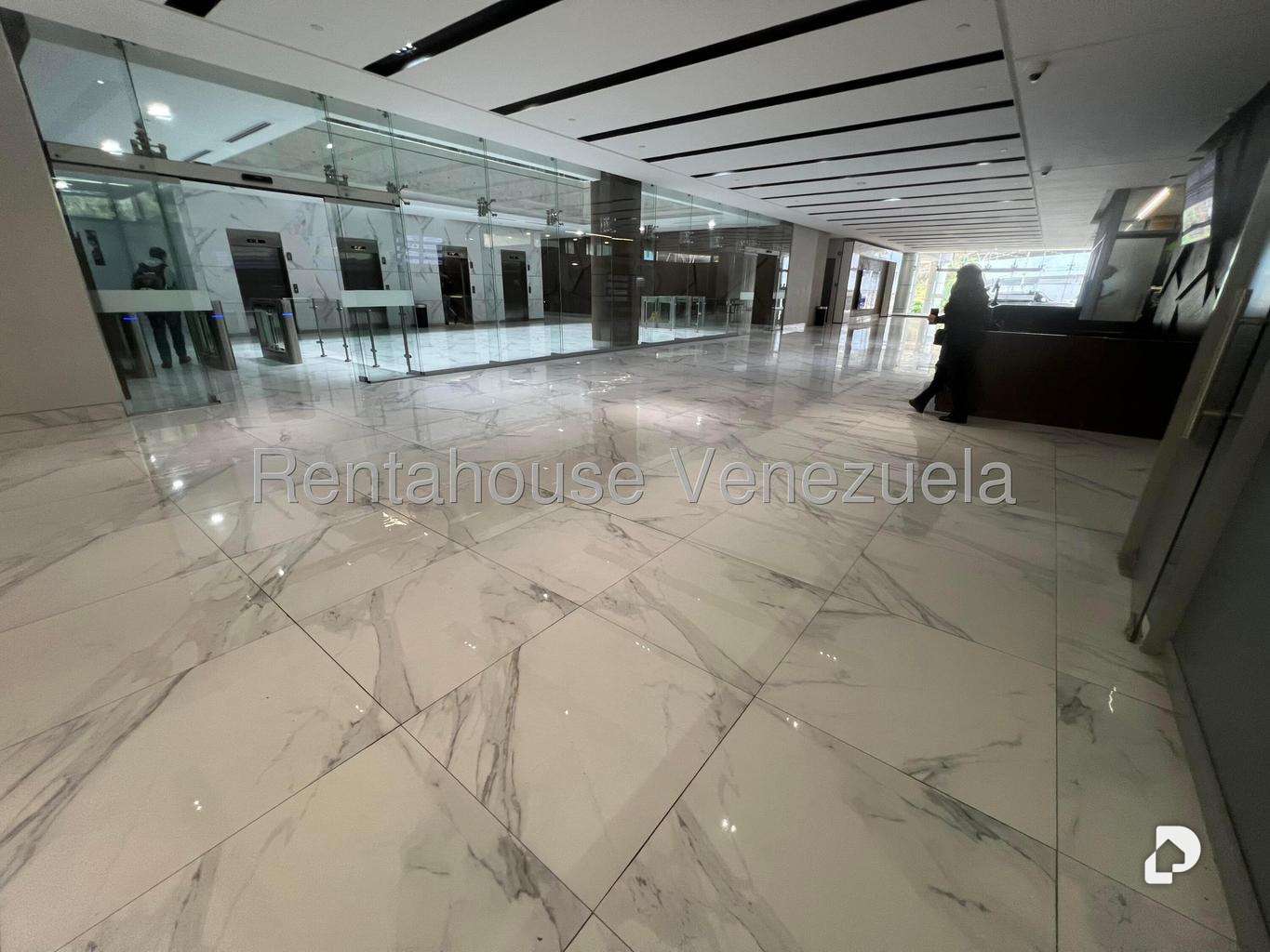 Local comercial en Cerro Verde, Caracas – 11