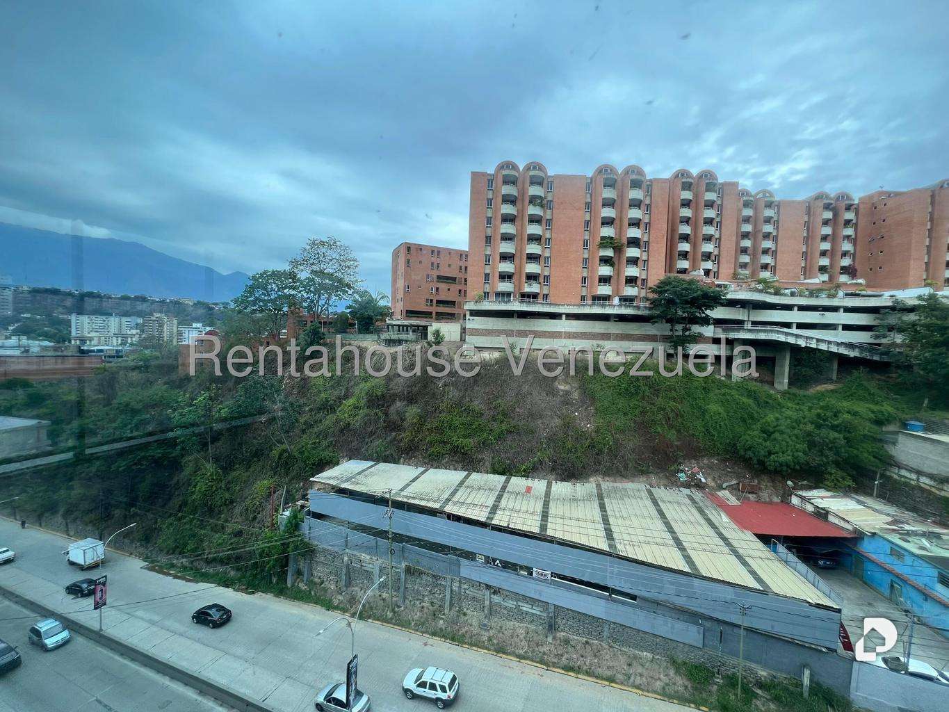 Local comercial en Cerro Verde, Caracas – 16