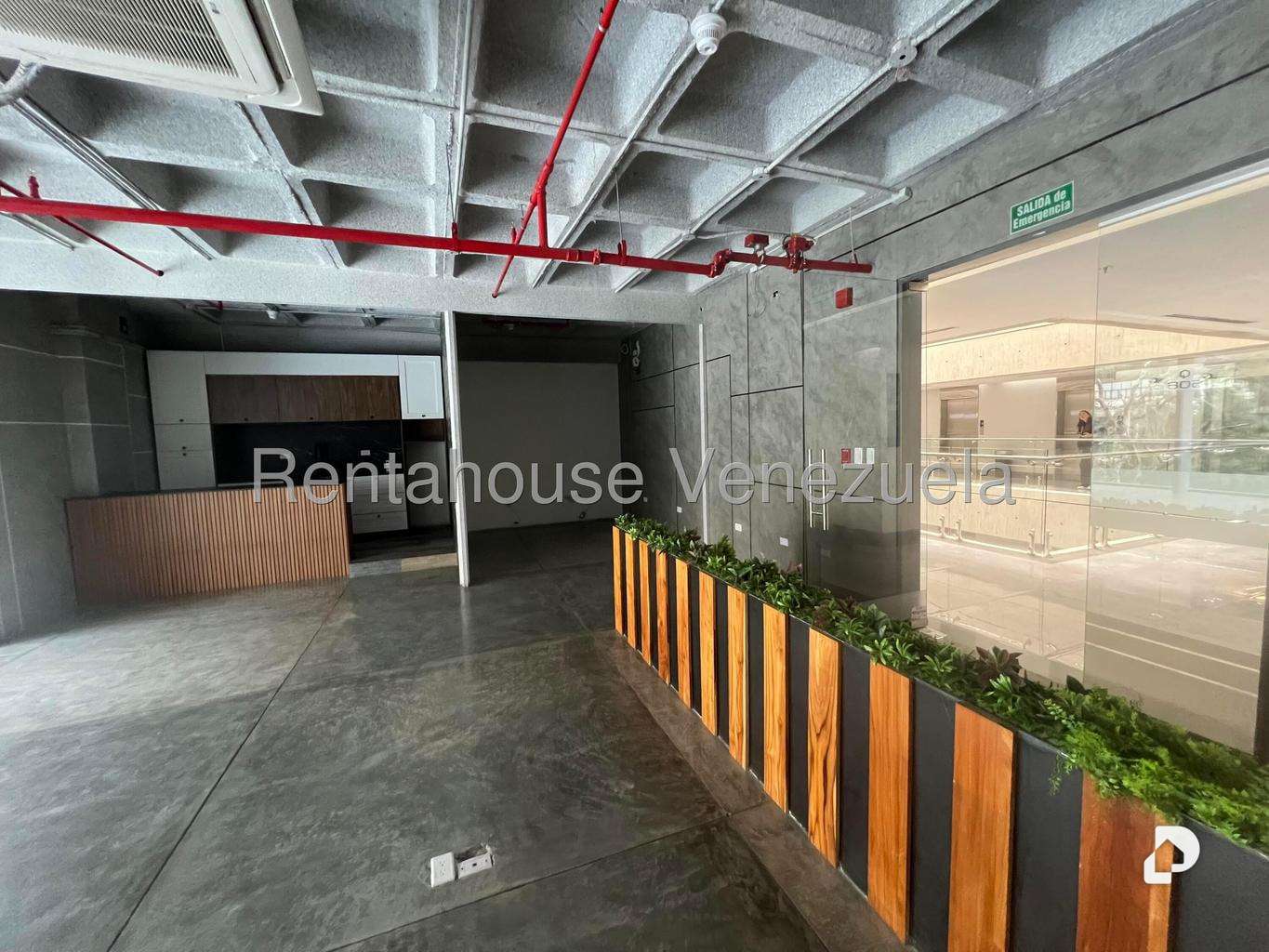 Local comercial en Cerro Verde, Caracas – 19