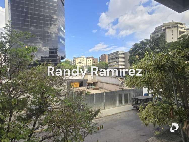 Apartamento en Altamira, Caracas – 13