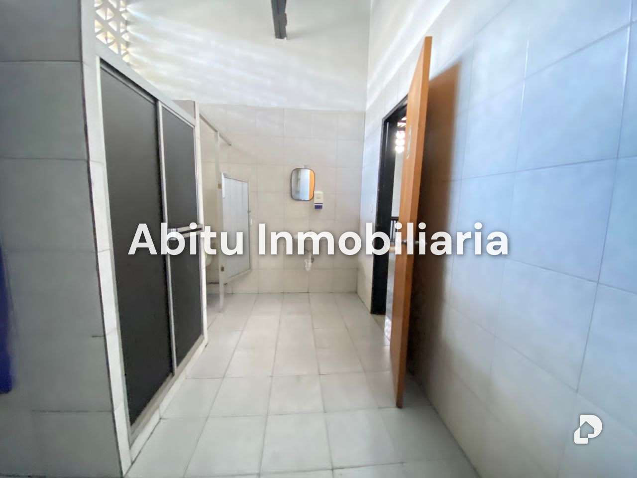 Local comercial en Prado de María, Caracas – 11