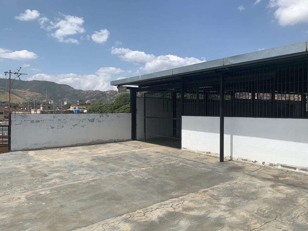 Local comercial en Prado de María, Caracas - 1