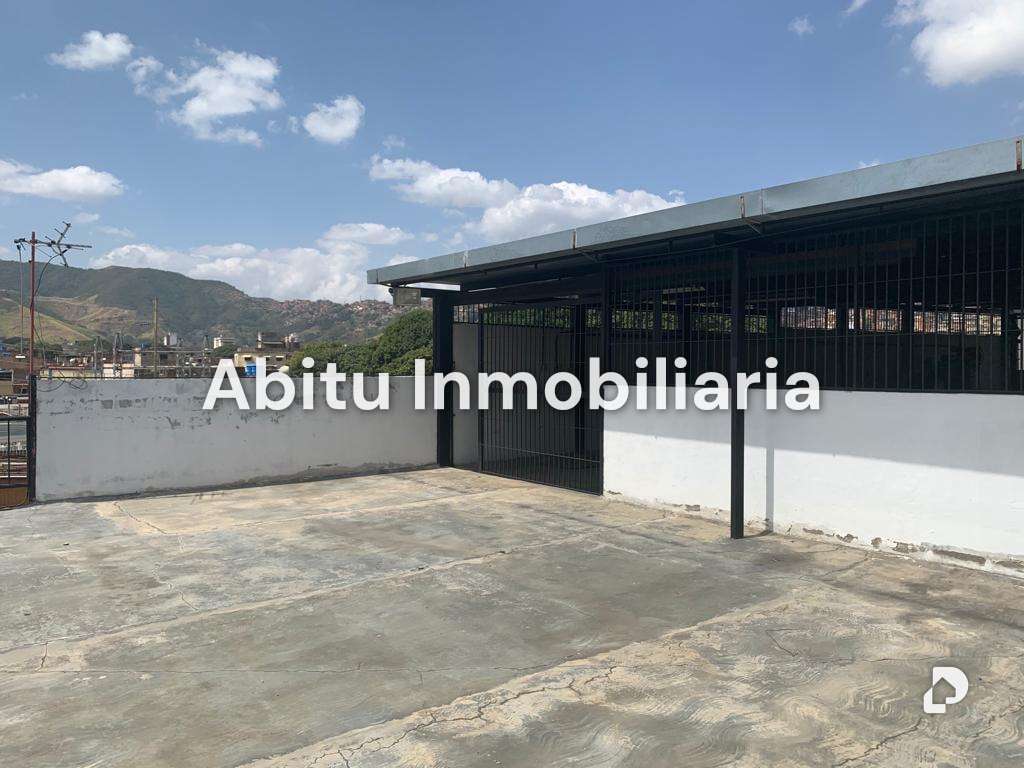 Local comercial en Prado de María, Caracas – 1