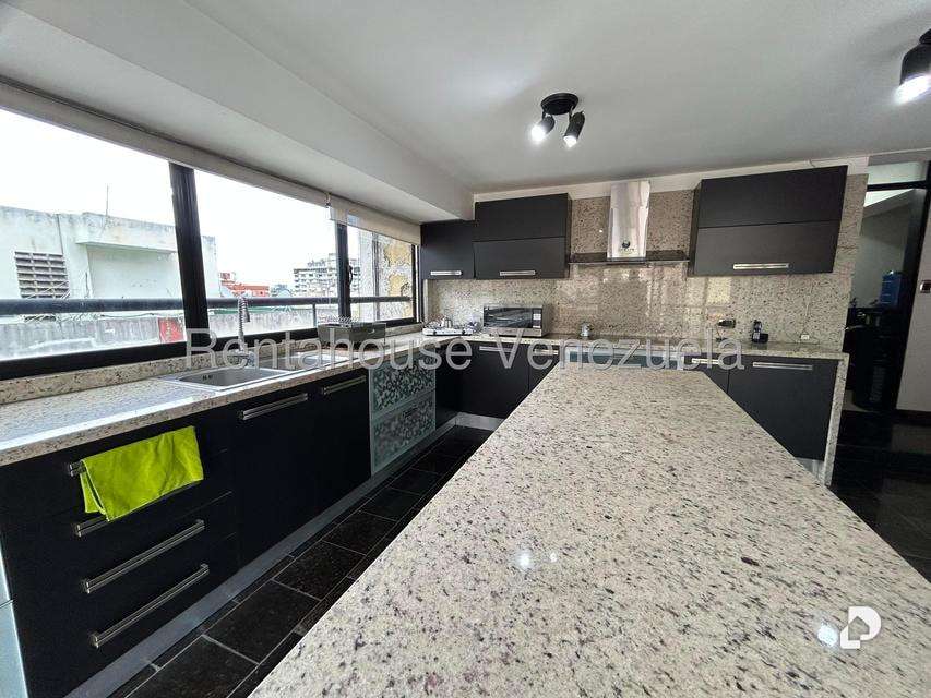 Apartamento en Los Palos Grandes, Caracas – 10