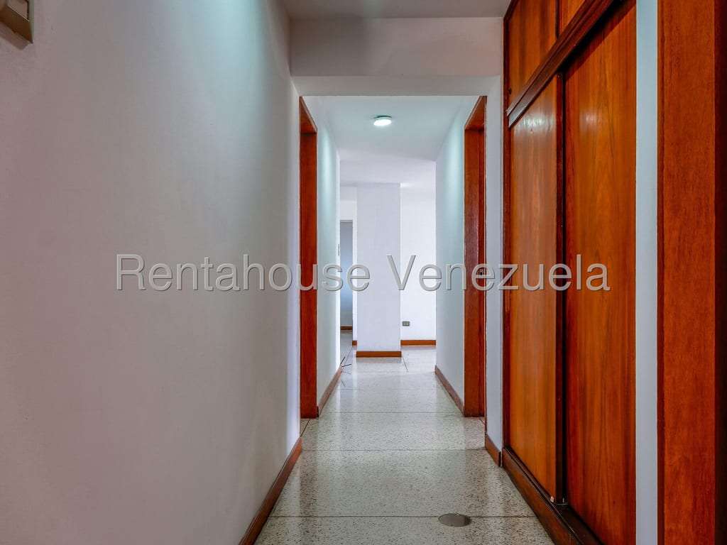 Edificio en Colinas de Bello Monte, Caracas