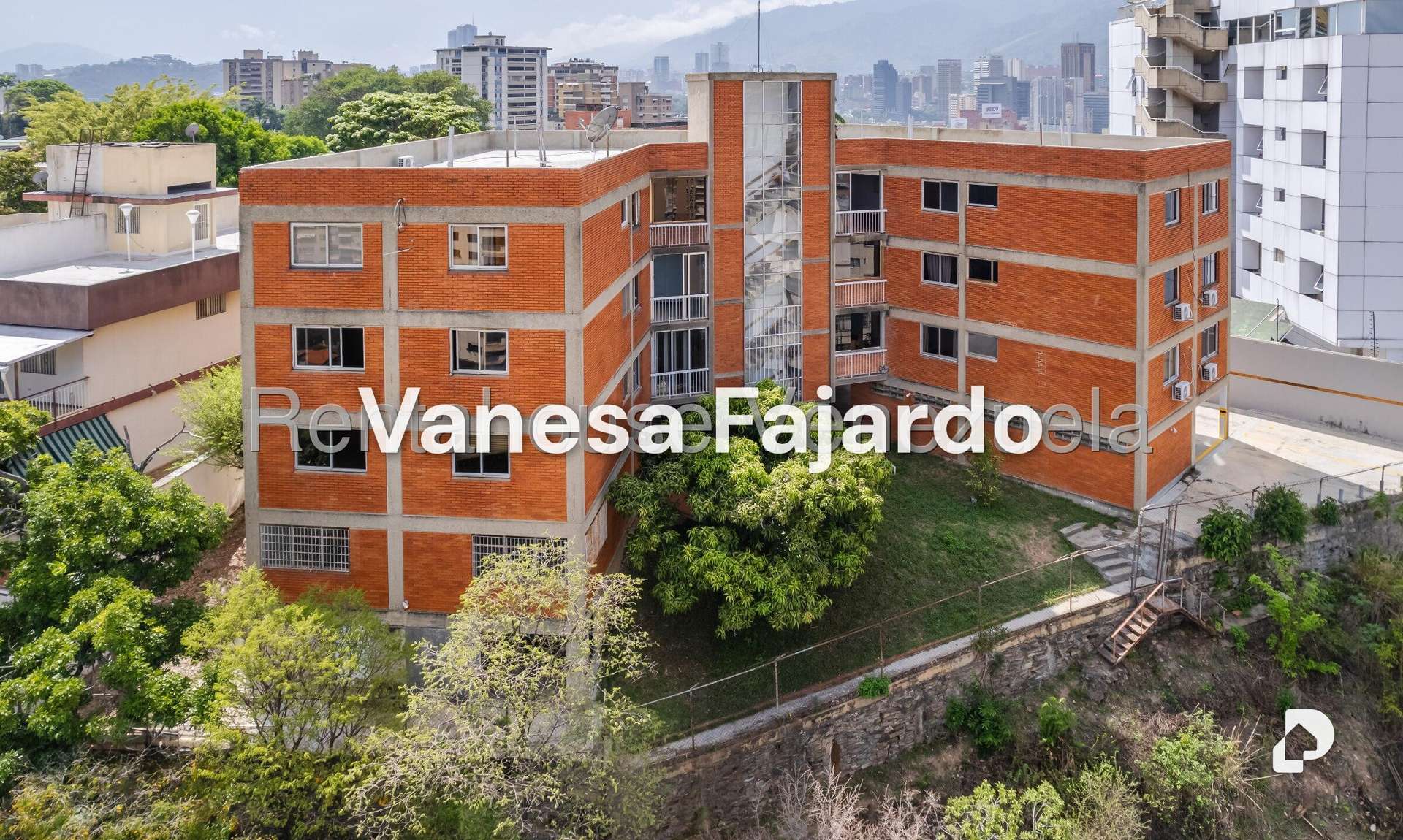 Edificio en Colinas de Bello Monte, Caracas – 1