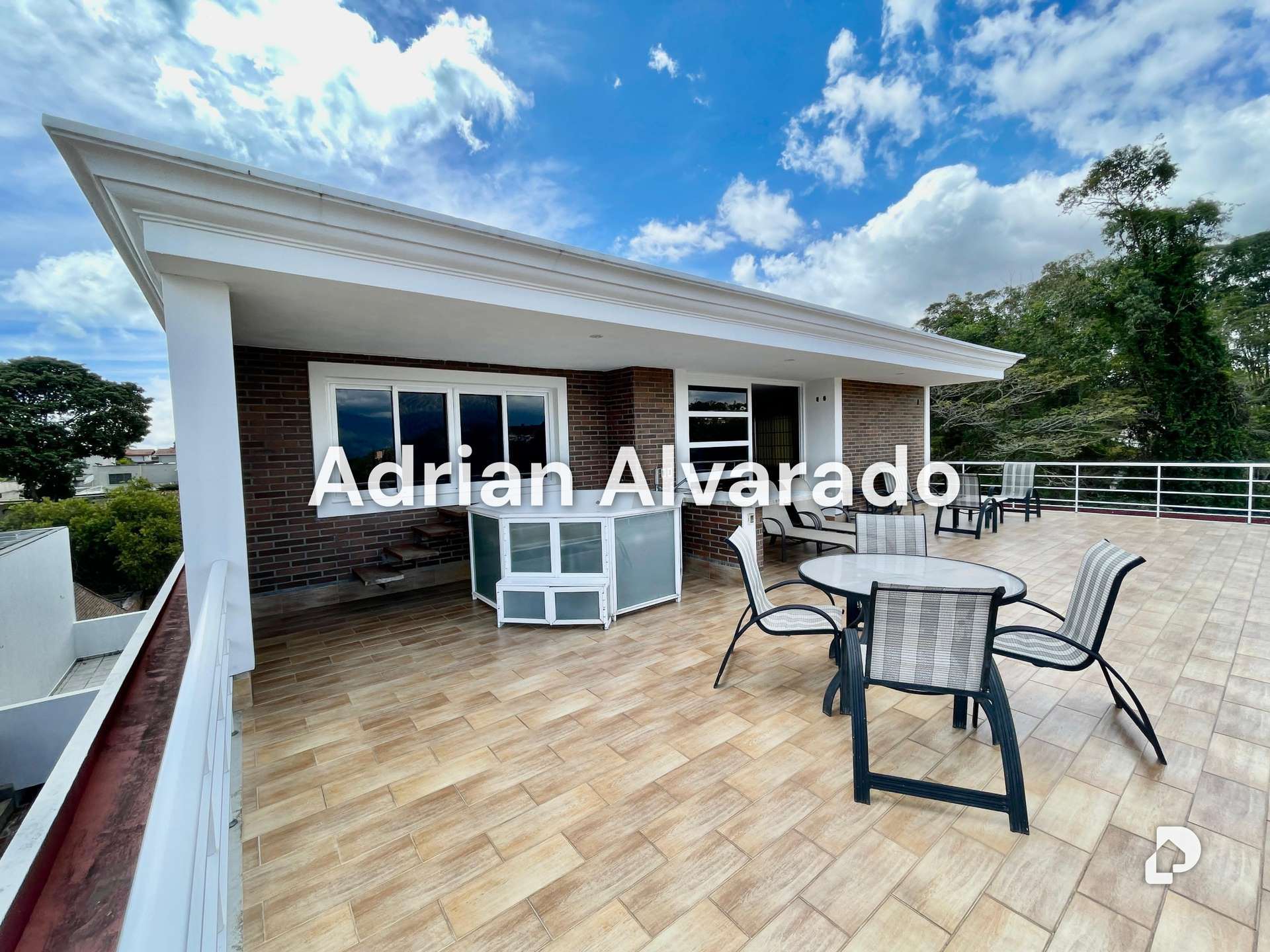Casa en La Lagunita, Caracas – 24