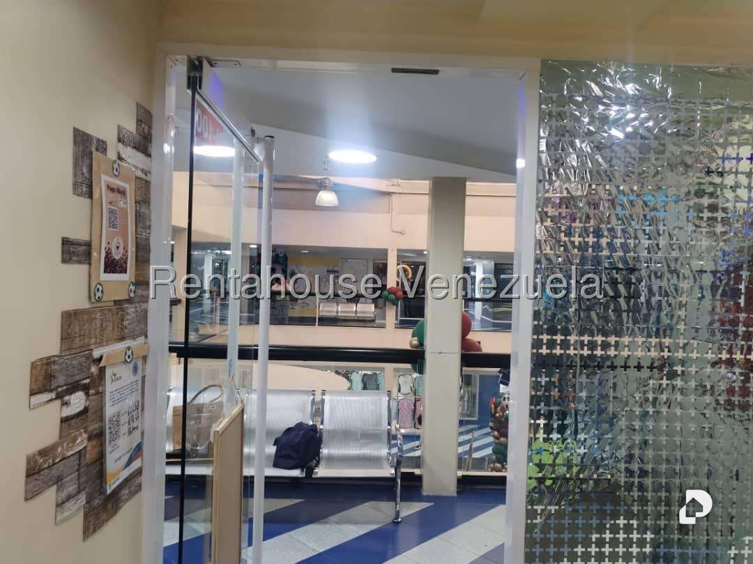 Local comercial en Parroquia La Candelaria, Caracas – 12