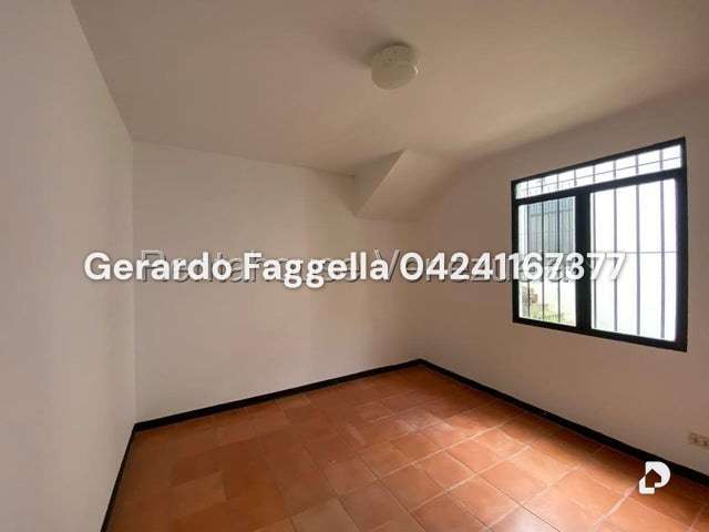 Casa en Prados Del Este, Caracas – 13