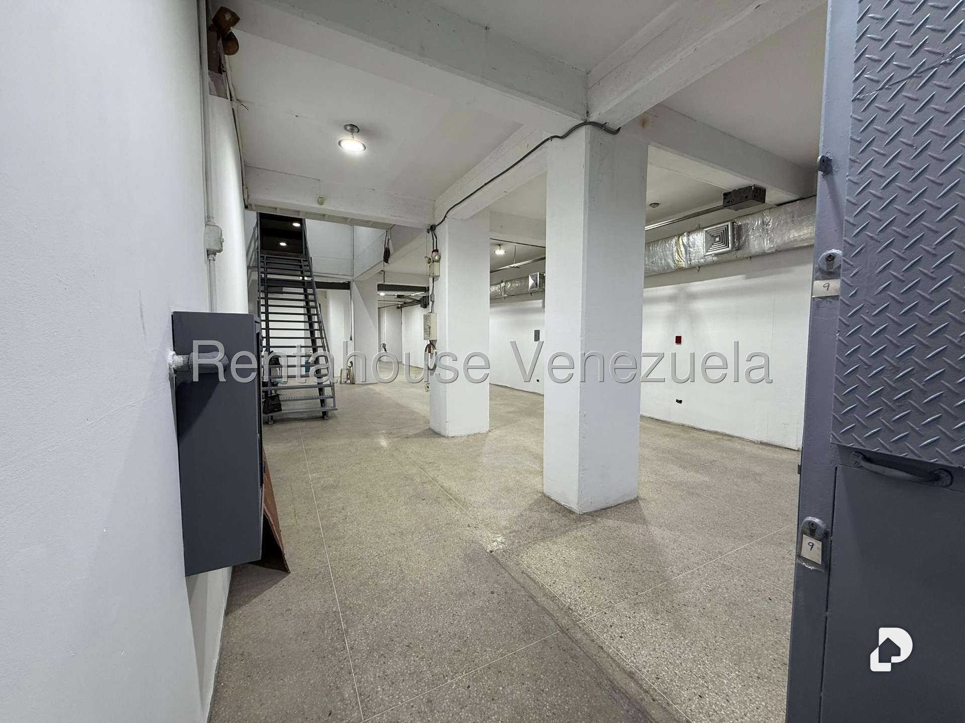 Local comercial en Parroquia La Candelaria, Caracas – 6