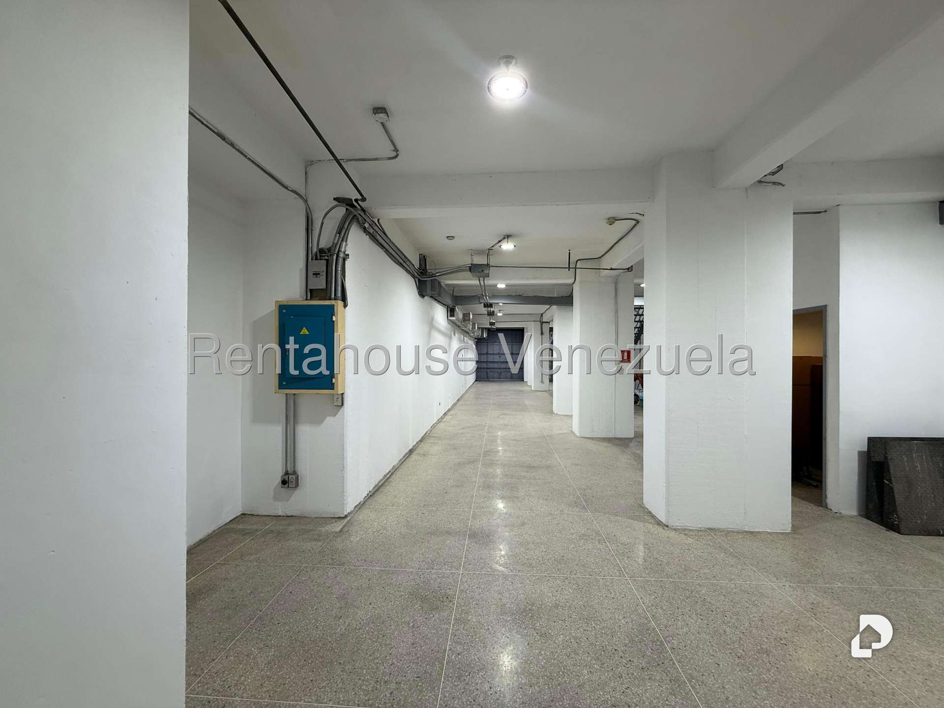 Local comercial en Parroquia La Candelaria, Caracas – 3