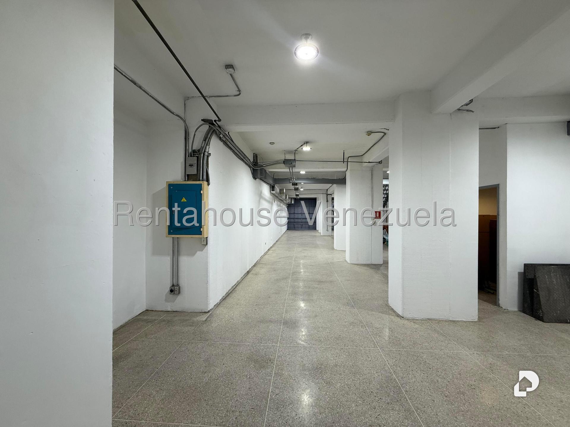 Local comercial en Parroquia La Candelaria, Caracas – 3