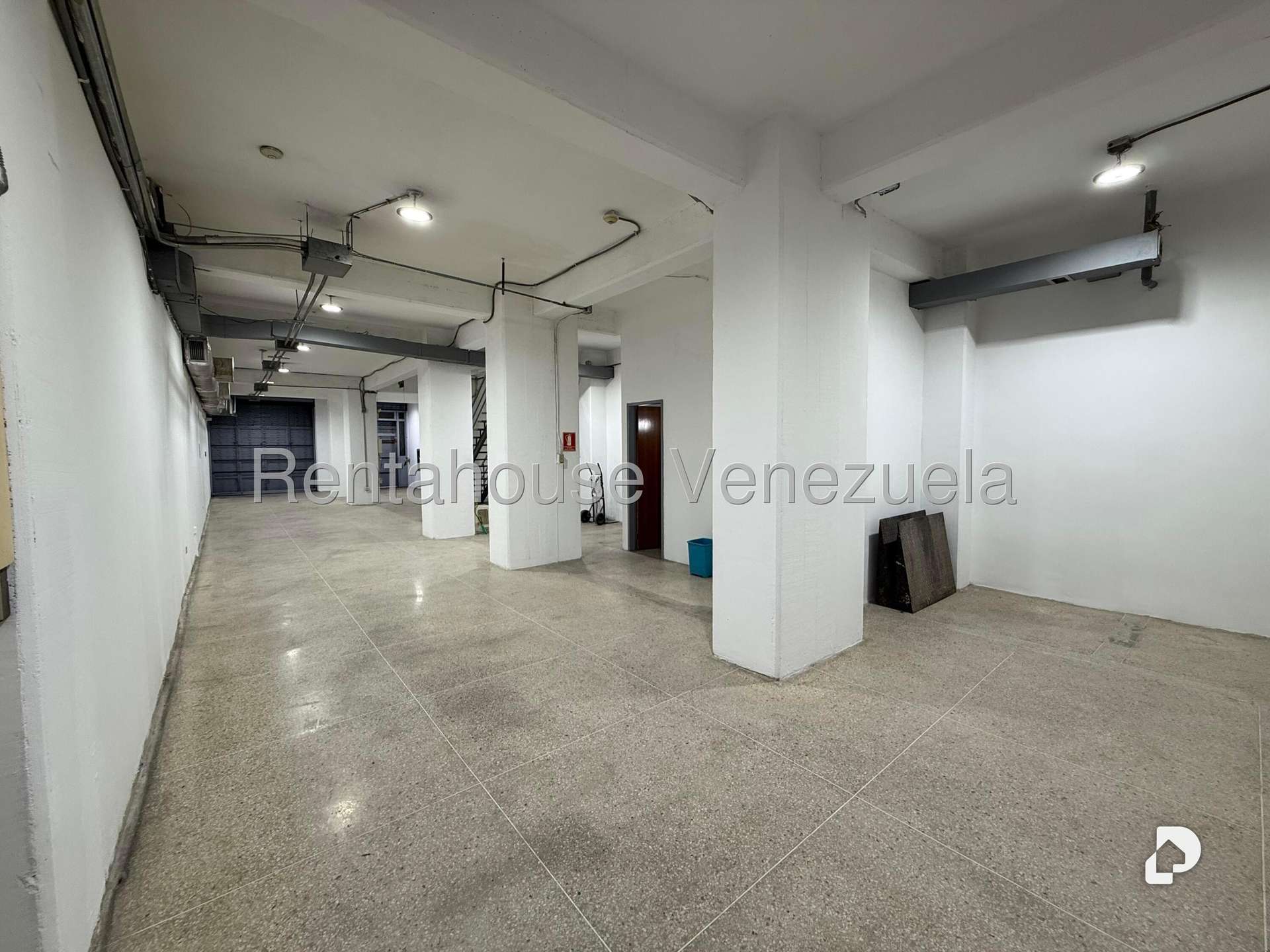 Local comercial en Parroquia La Candelaria, Caracas – 4