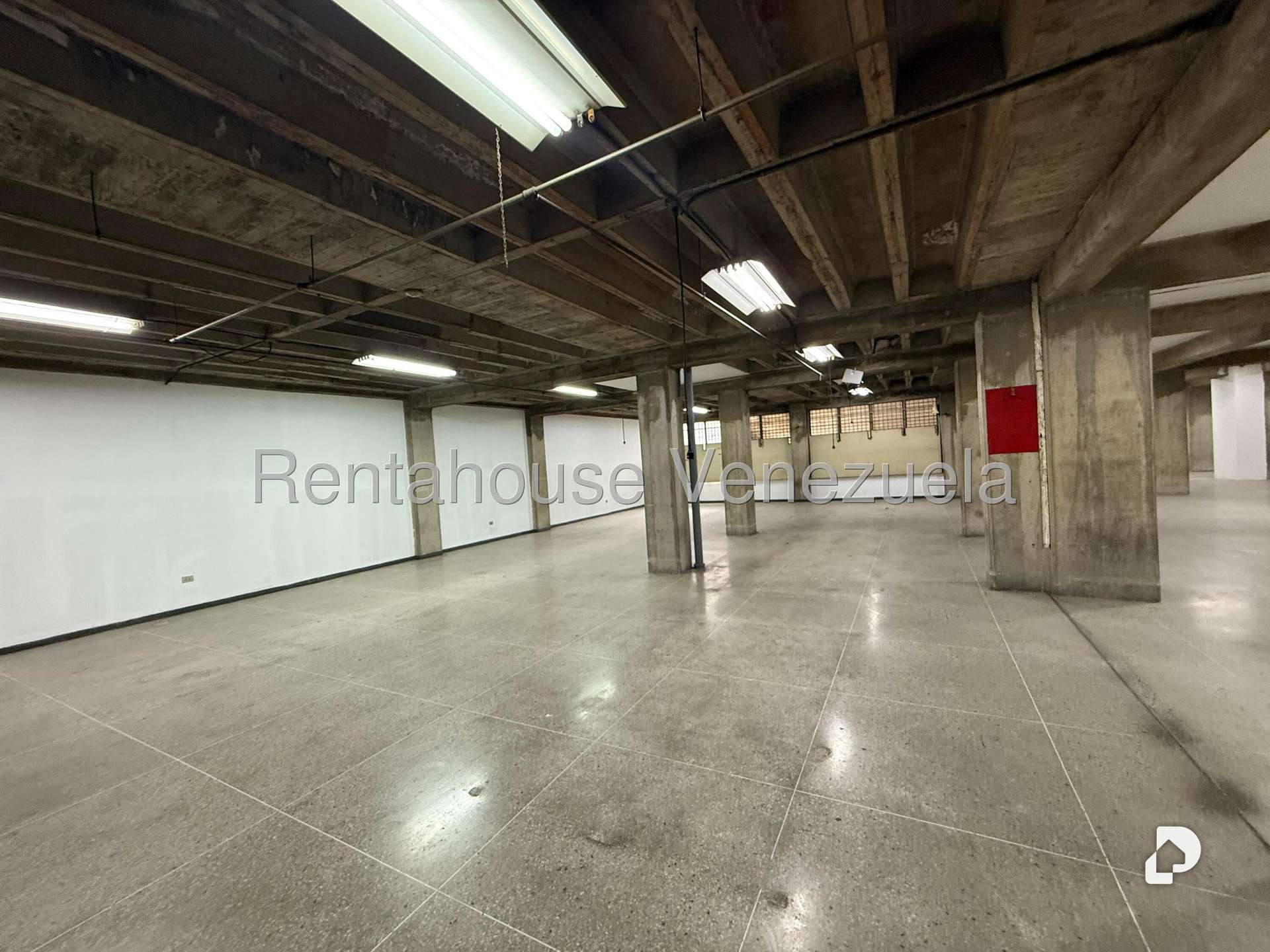 Local comercial en Parroquia La Candelaria, Caracas – 12