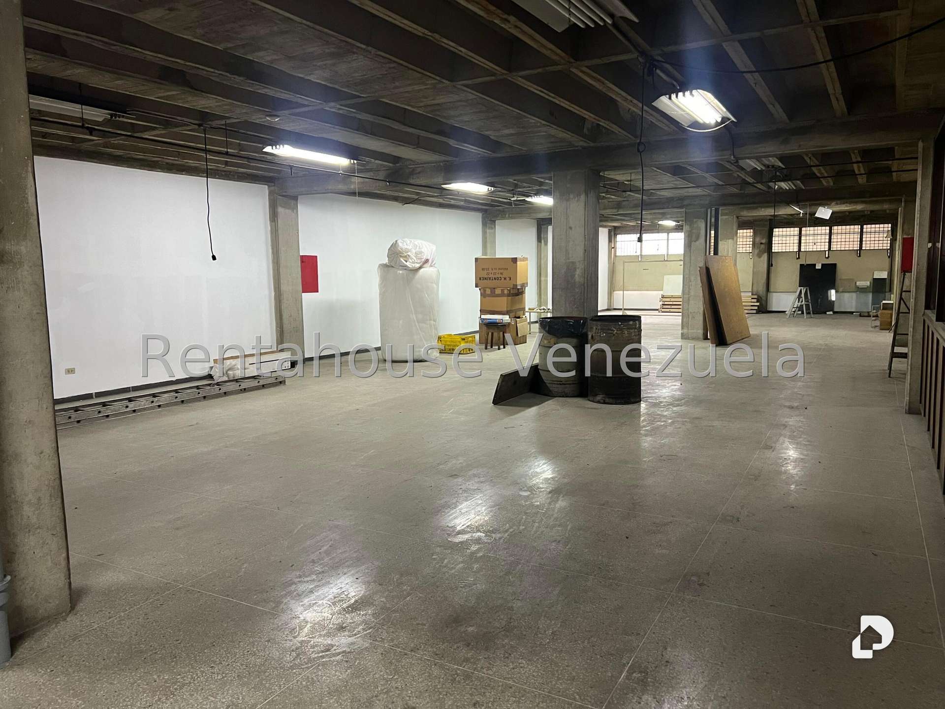 Local comercial en Parroquia La Candelaria, Caracas – 11