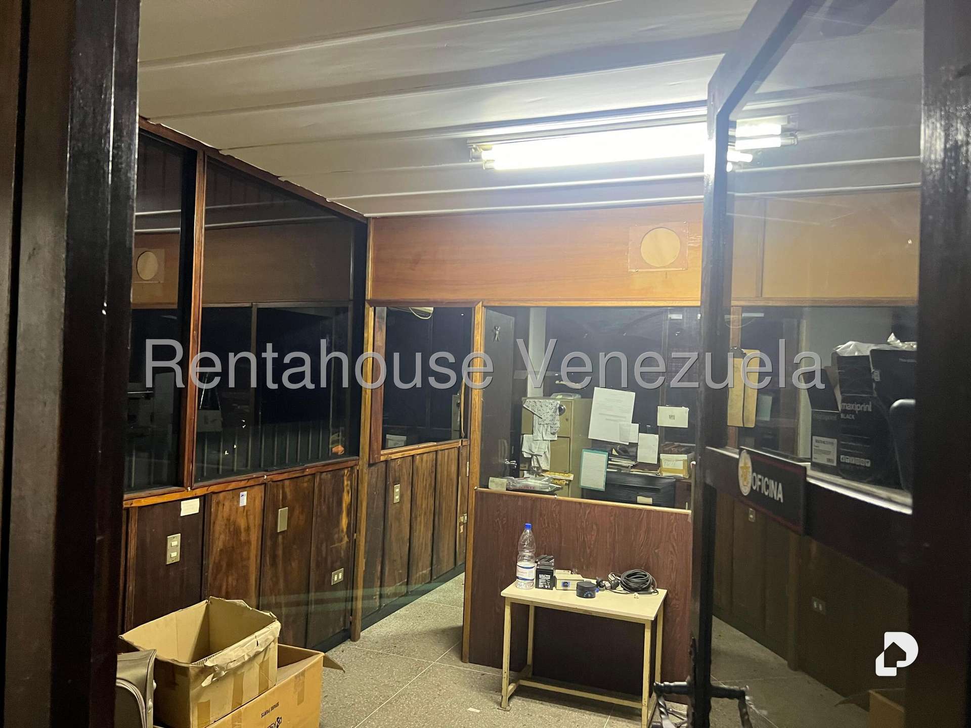 Local comercial en Parroquia La Candelaria, Caracas – 20