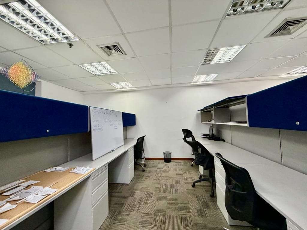 Oficina en Las Mercedes, Caracas - 1