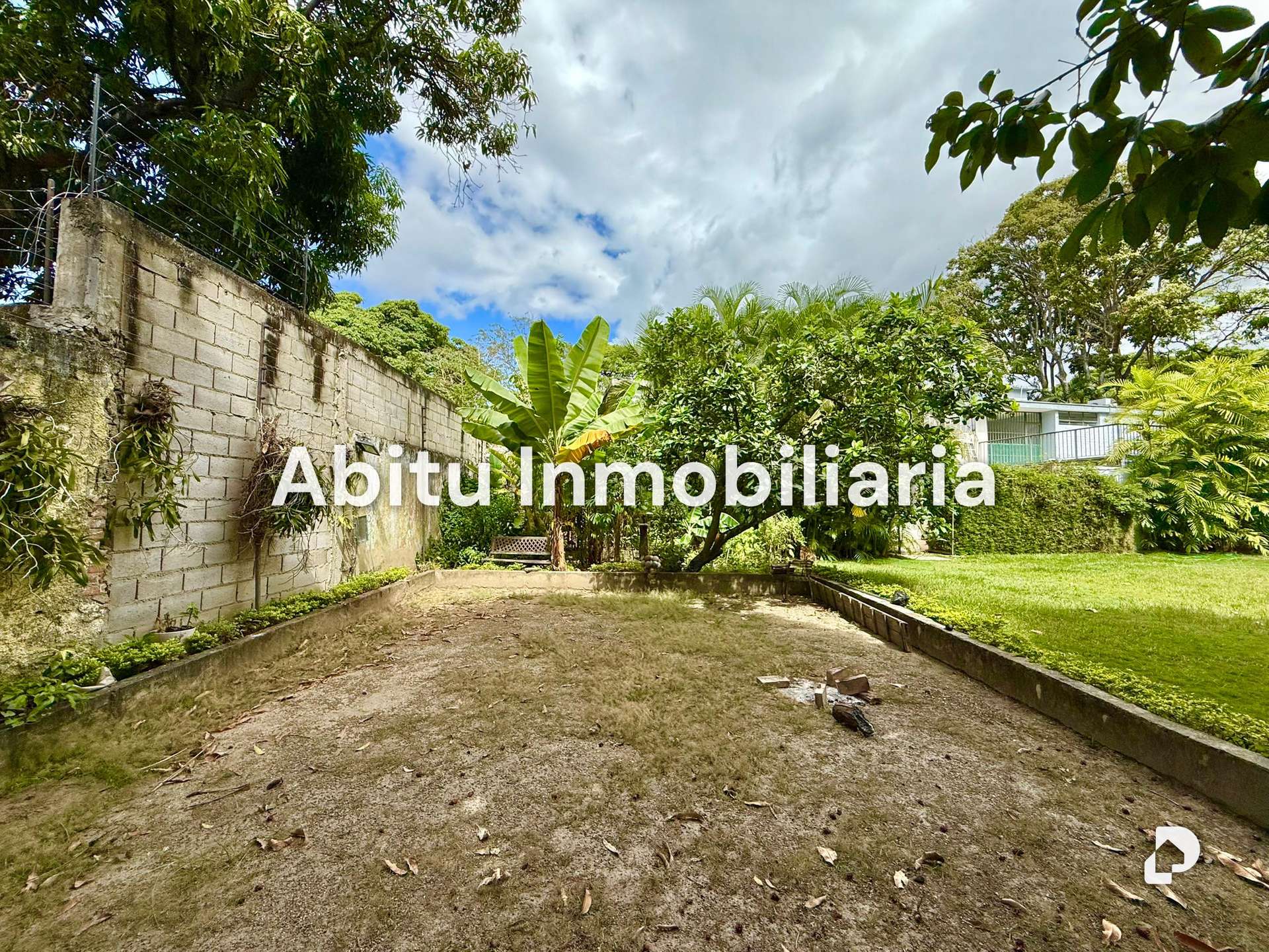 House in La Floresta, Caracas – 4