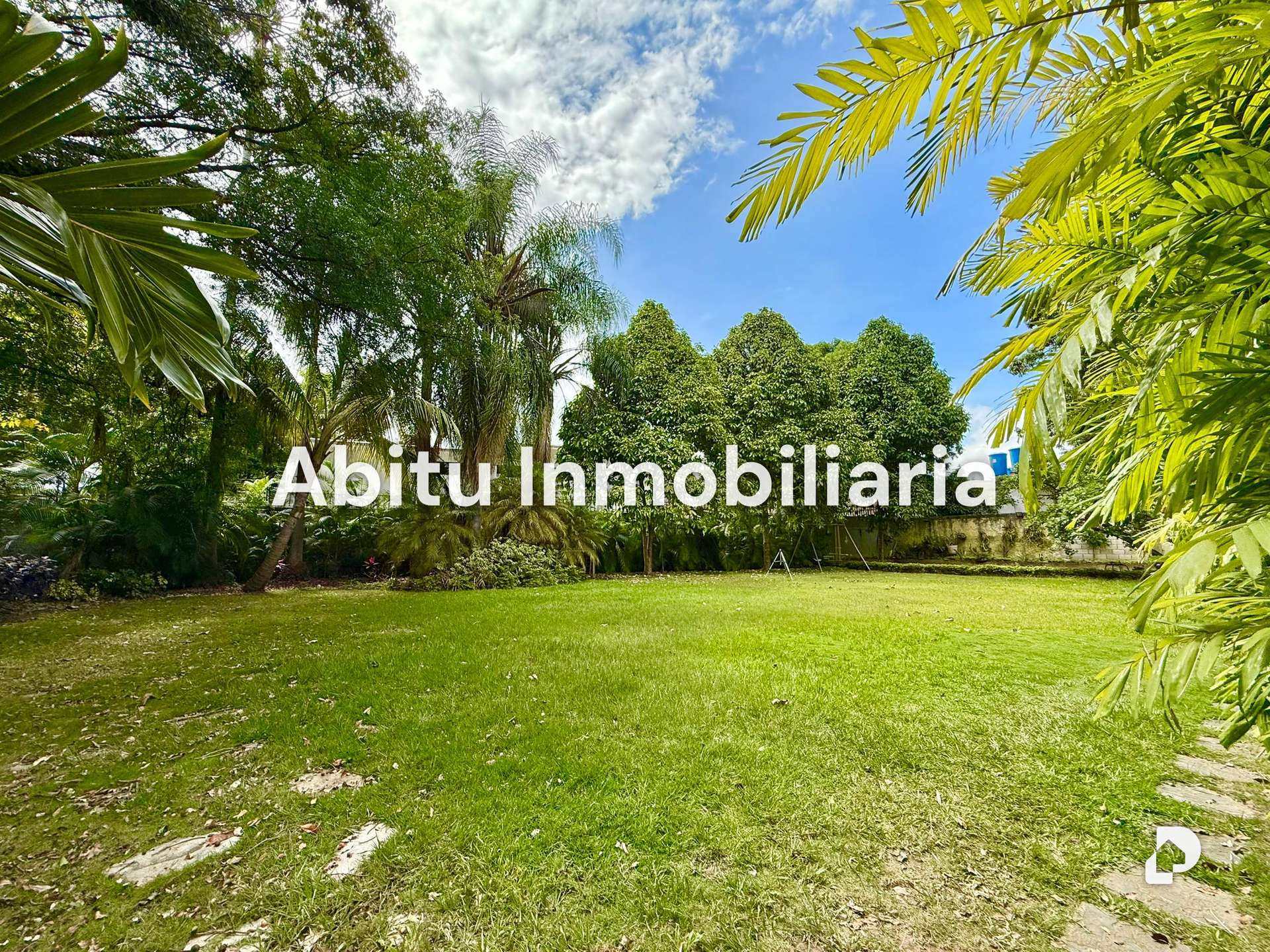 House in La Floresta, Caracas – 8