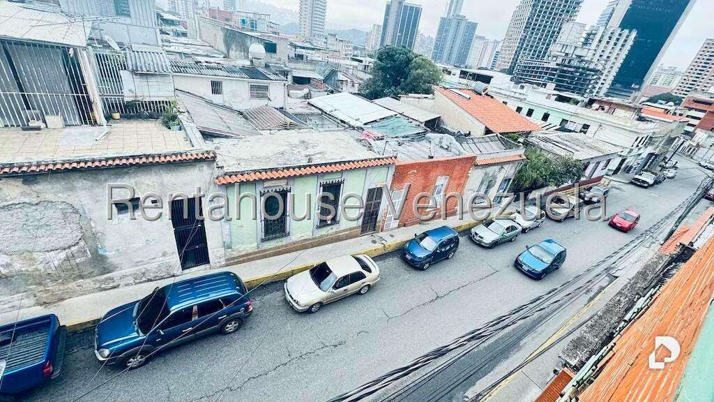 Edificio en Parroquia La Candelaria, Caracas – 25