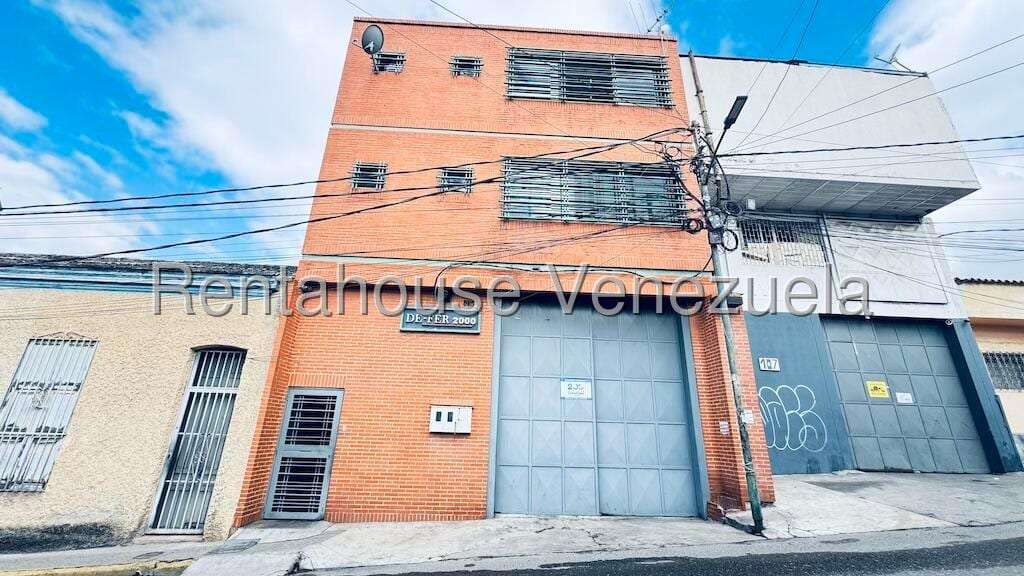 Building in Parroquia La Candelaria, Caracas - 1