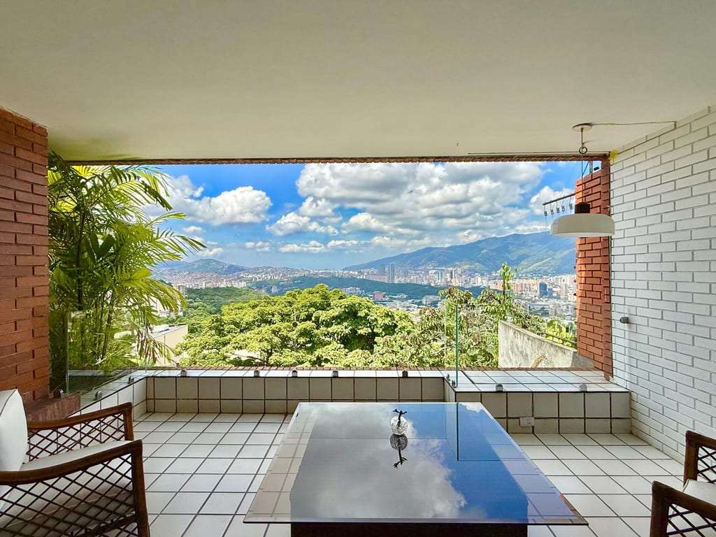 Casa en Colinas de Valle Arriba, Caracas - 1