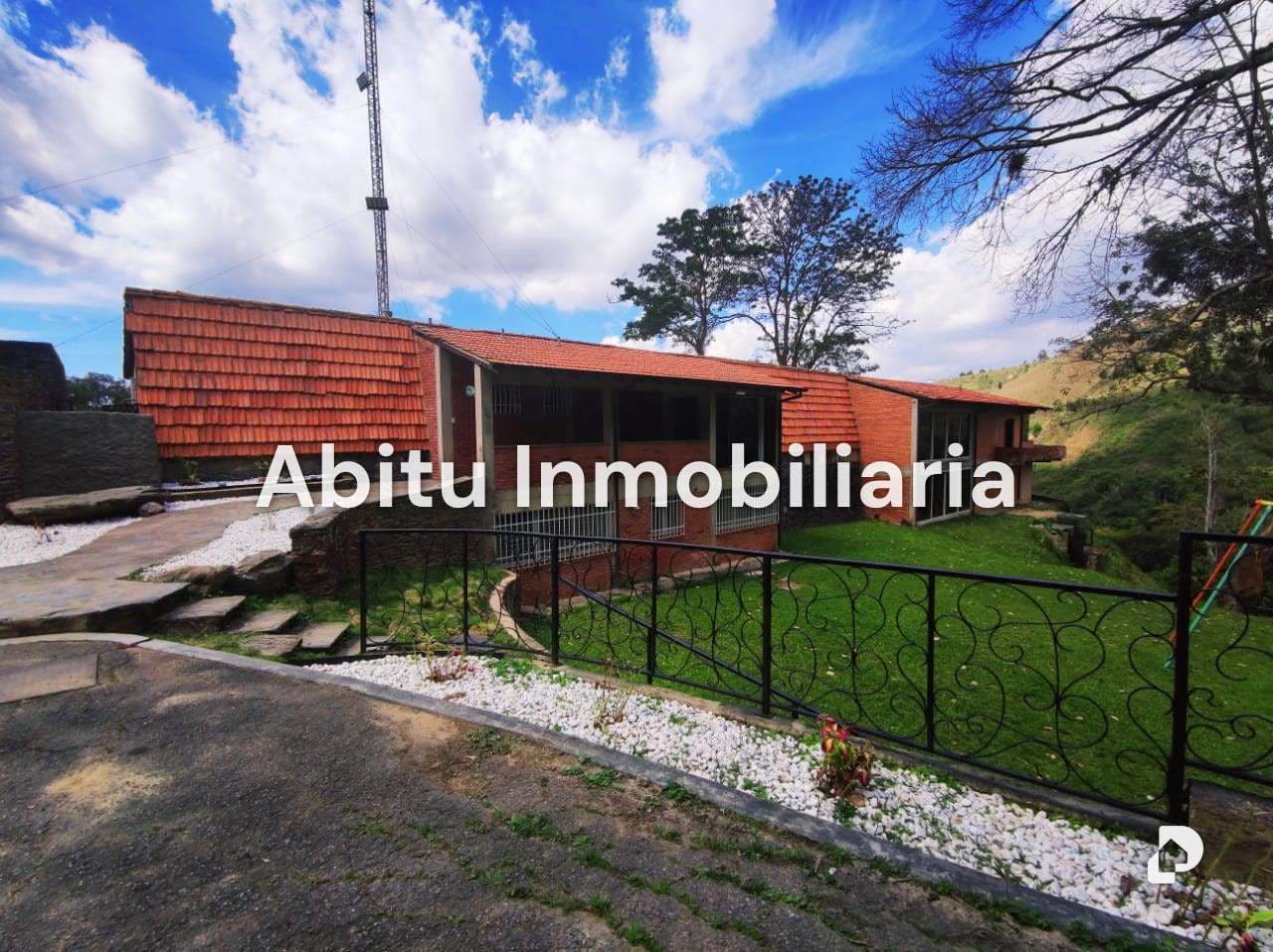 Casa en Los Guayabitos, Caracas – 6