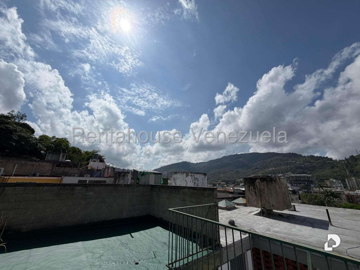 Casa en La Trinidad, Caracas – 23