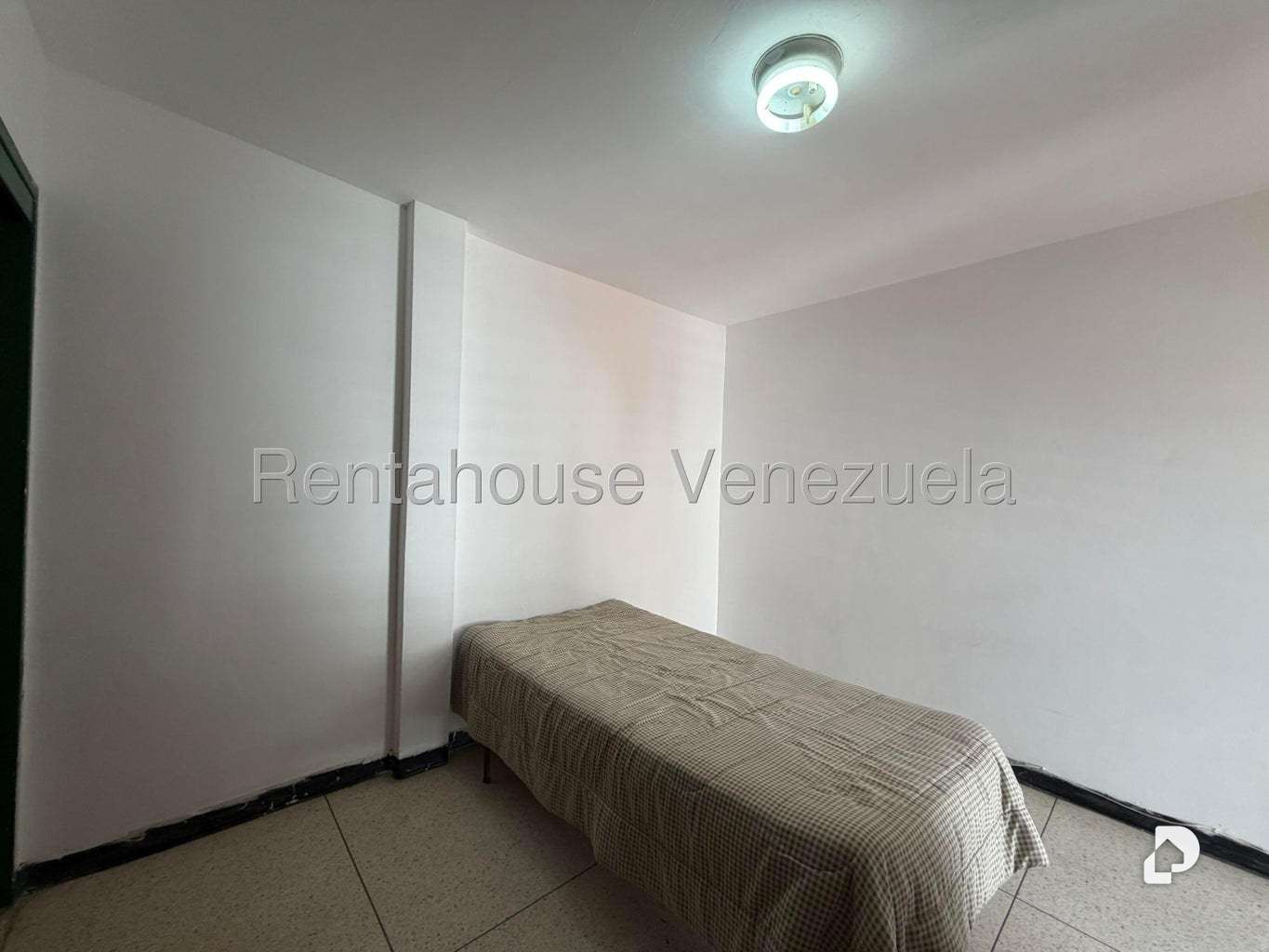 Casa en La Trinidad, Caracas – 18