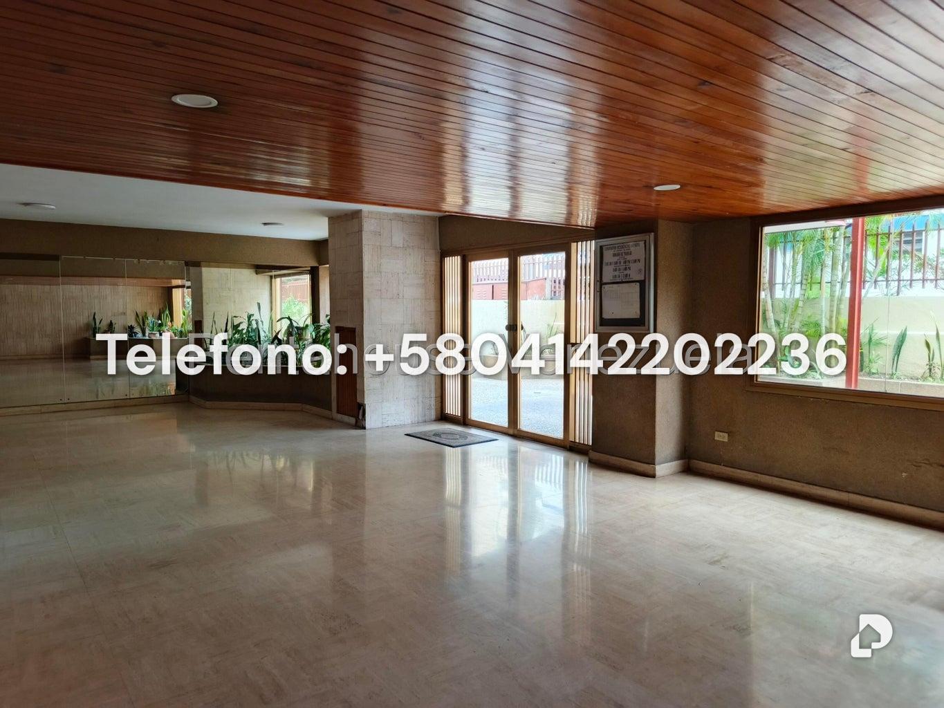 Apartment in Los Palos Grandes, Caracas – 4