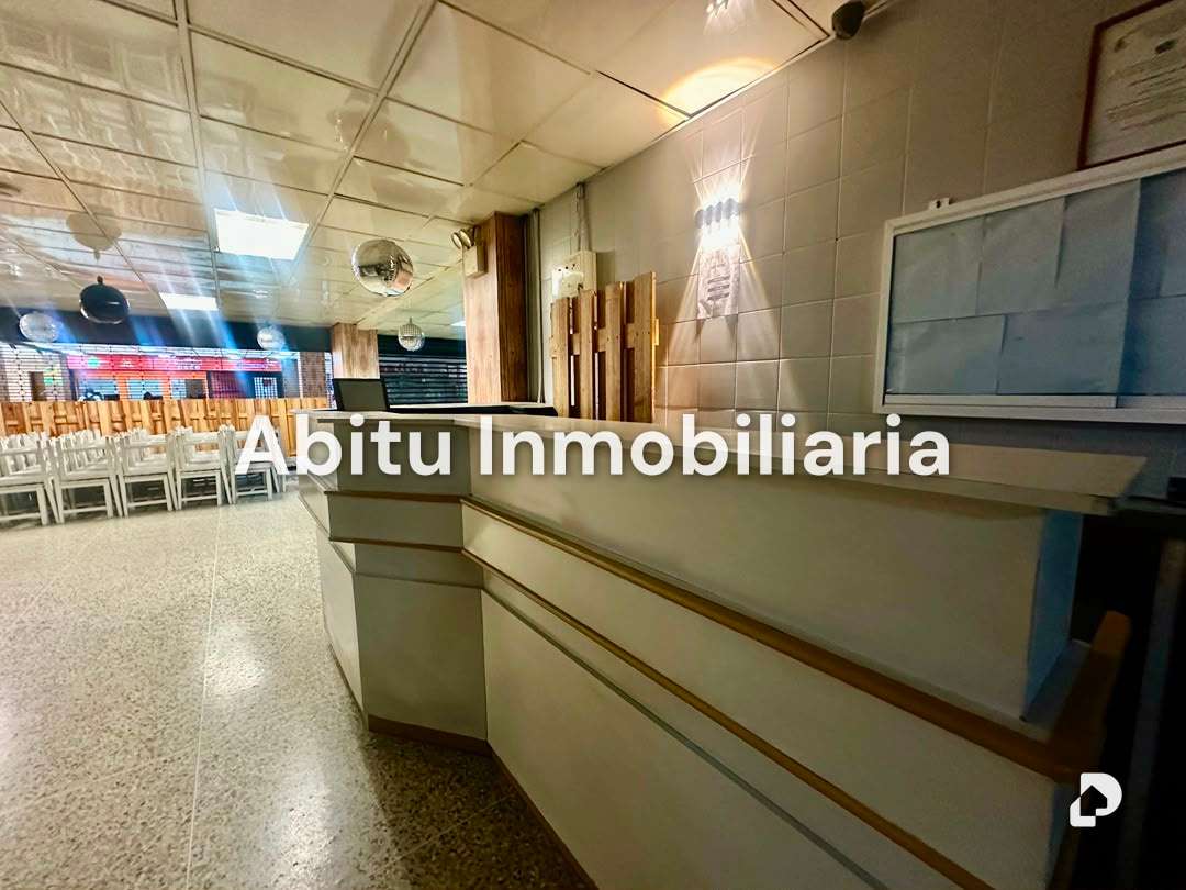 Local comercial en La Urbina, Caracas – 12