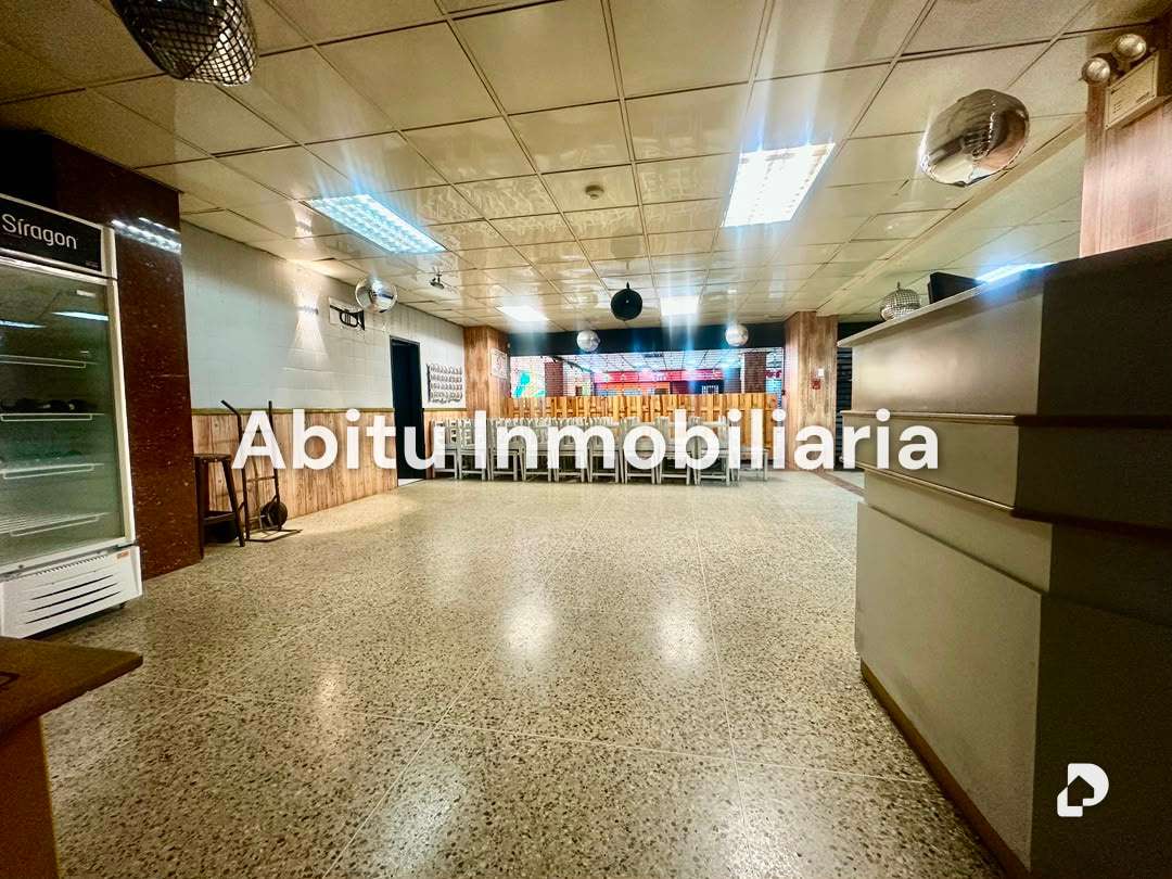 Local comercial en La Urbina, Caracas – 11