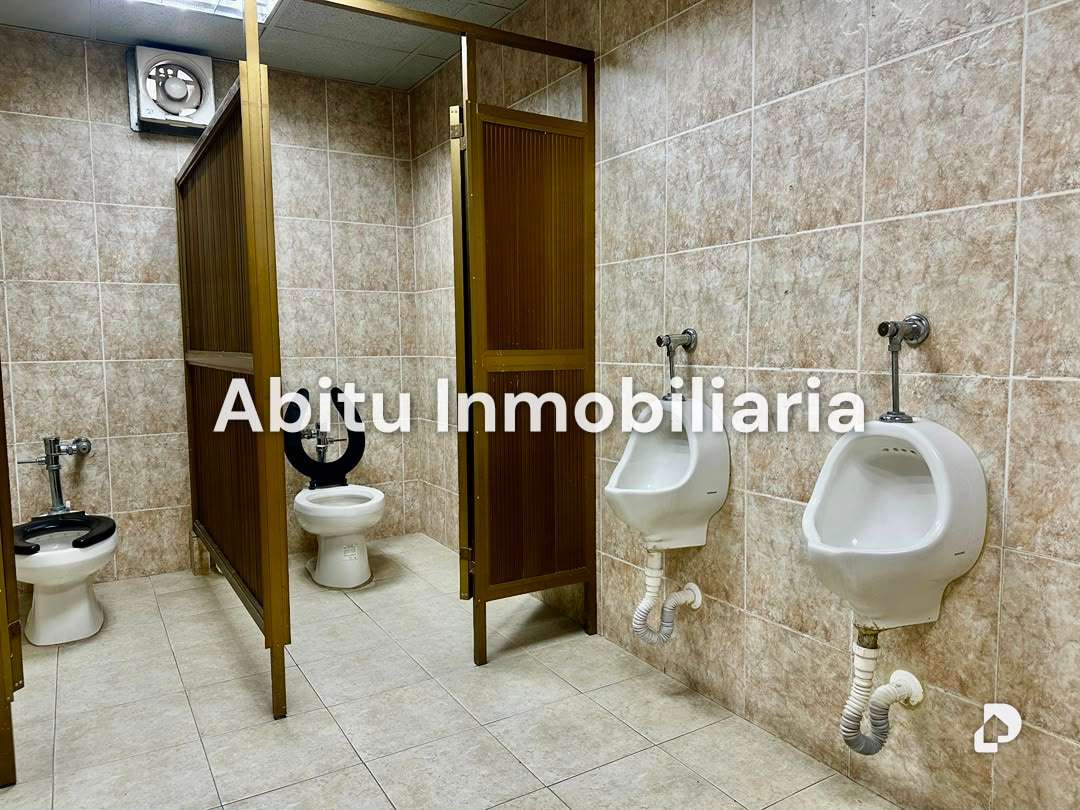 Local comercial en La Urbina, Caracas – 14