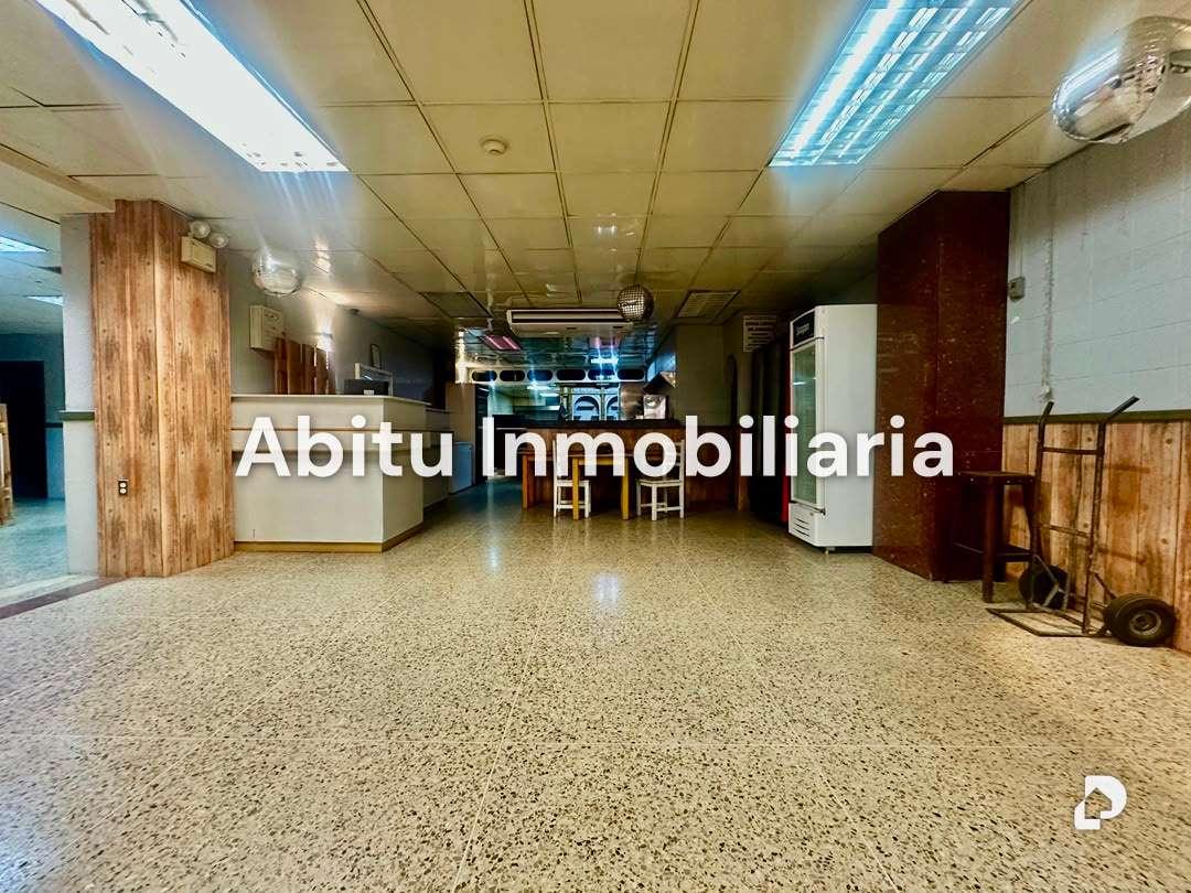 Local comercial en La Urbina, Caracas – 13