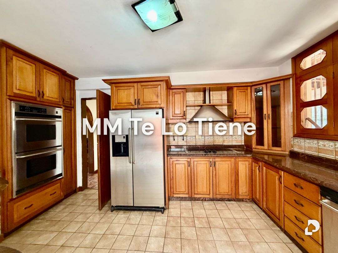 House in Alto Prado, Caracas – 11
