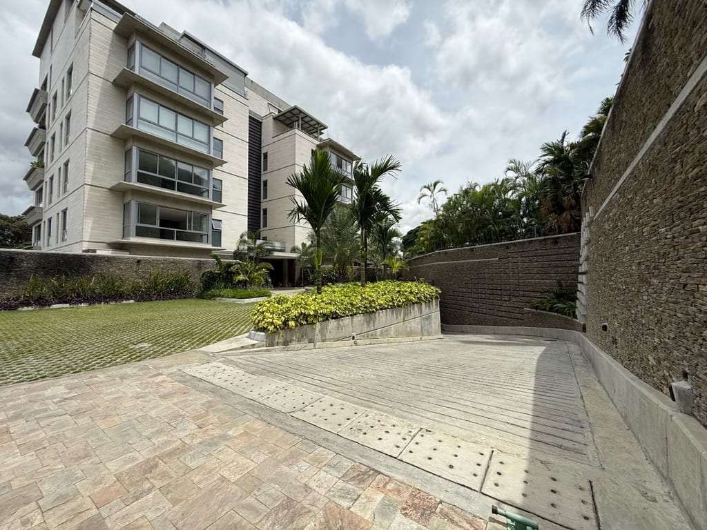 Apartment in Altamira, Caracas - 1