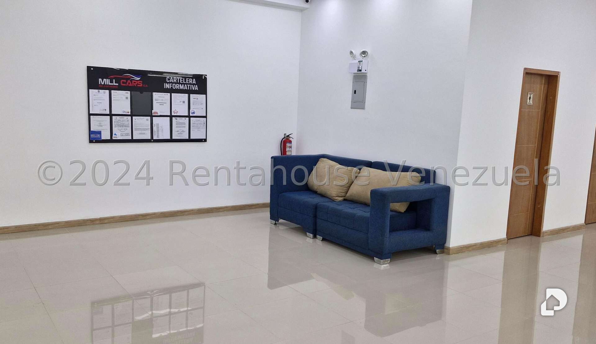 Local comercial en Los Cortijos de Lourdes, Caracas – 12